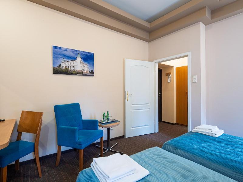 Twin Room (Carriage House) image 3
