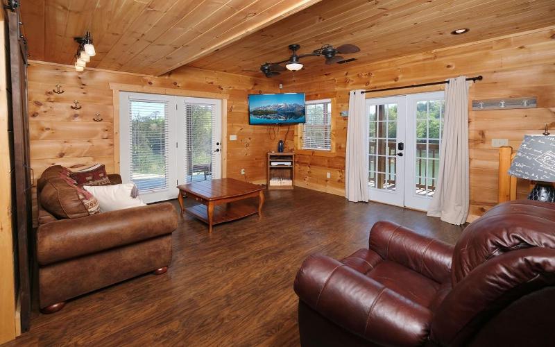Smoky Mountain Lake Retreat - image 23
