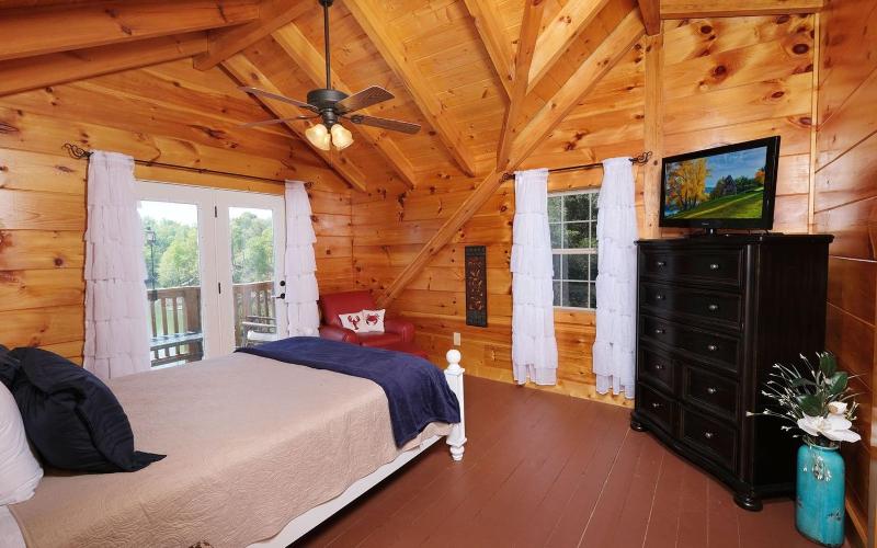 Smoky Mountain Lake Retreat - image 34