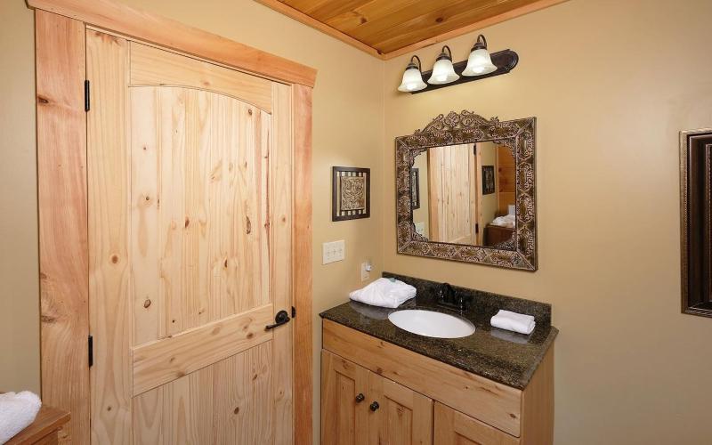 Smoky Mountain Lake Retreat - image 9