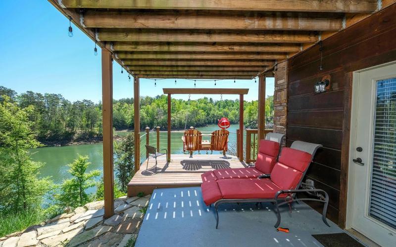 Smoky Mountain Lake Retreat - image 14