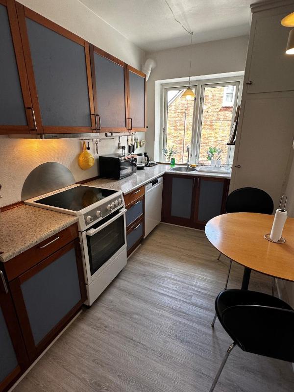 Single Room with Shared Shower and Toilet image 3