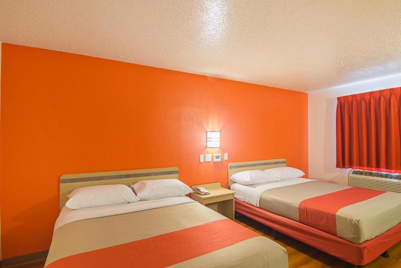 Double Room - Disability Access image 3