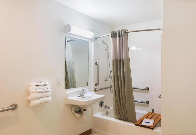Double Room - Disability Access image 2