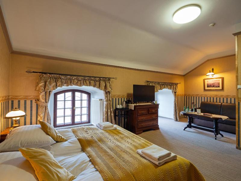 Double Room (Castle) image 3