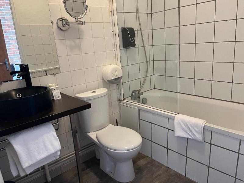 Standard Double Room image 1