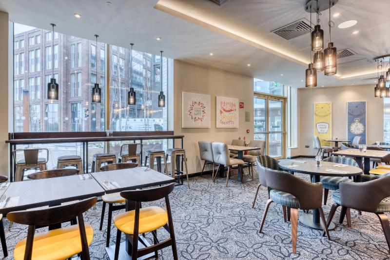 Premier Inn Dublin City North Docklands - image 12