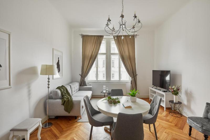 Prague Days - Deluxe Apartment with Balcony overlooking gardens in Lesser Town - image 15