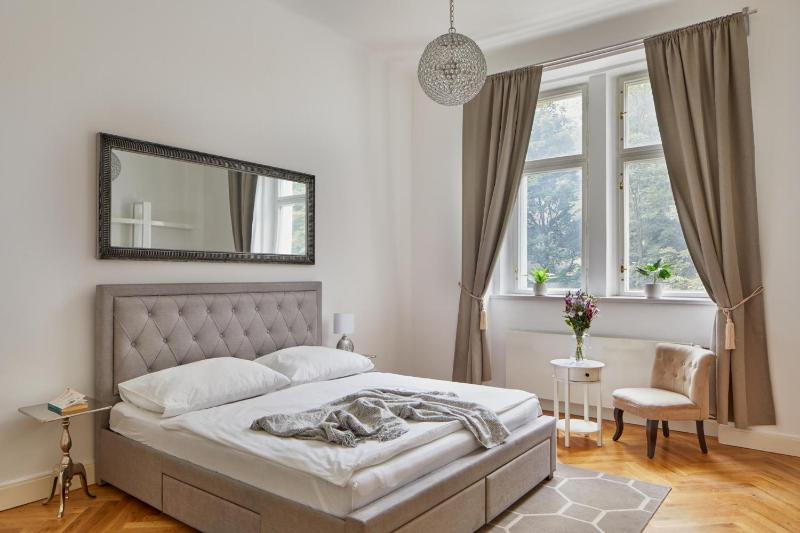 Prague Days - Deluxe Apartment with Balcony overlooking gardens in Lesser Town - image 1