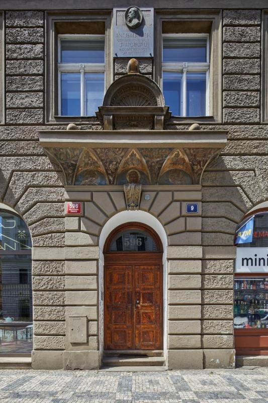 Prague Days - Deluxe Apartment with Balcony overlooking gardens in Lesser Town - image 5