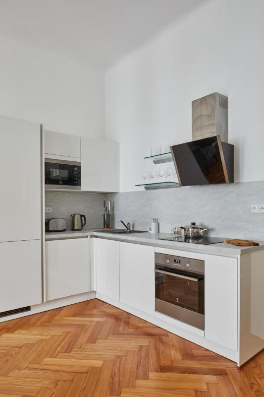 Prague Days - Deluxe Apartment with Balcony overlooking gardens in Lesser Town - image 4