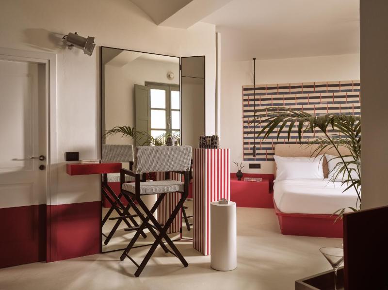 Sarong Hideaway image 2