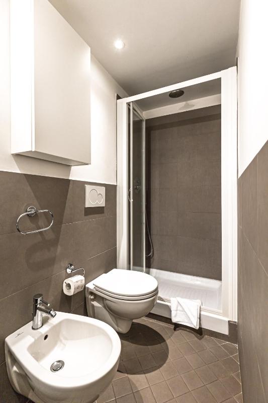 One-Bedroom Apartment image 2