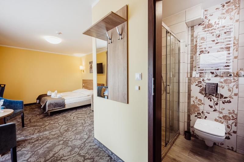 Twin Room with Balcony or Terrace image 4