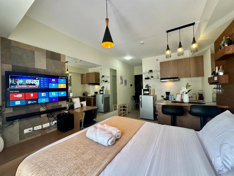 Cozy Comfy City Center Condo in Centrio - image 18