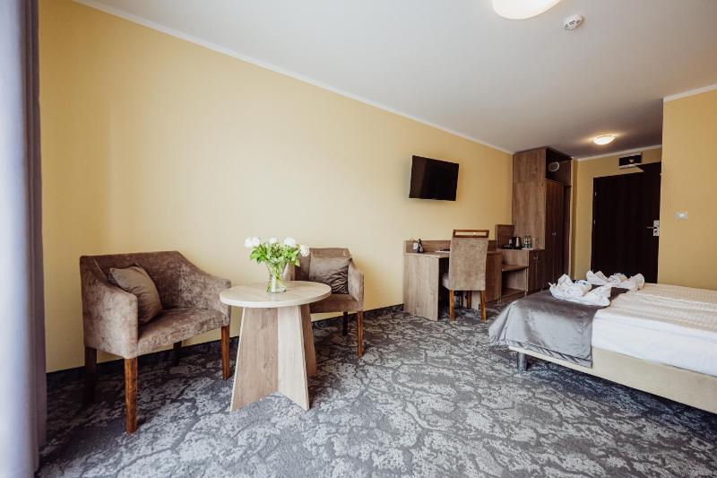 Quadruple room with sofa bed (2 Beds + Sofa for 2 people) with Balcony or Terrace image 4