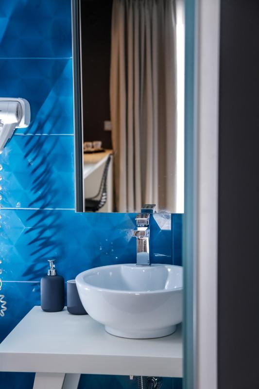 Superior Double Room image 3
