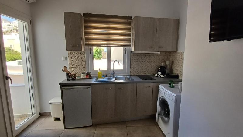 One-Bedroom Apartment image 3