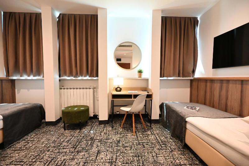 Hotel Central - image 3