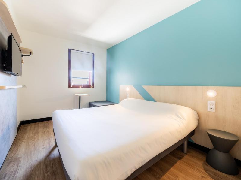 Standard Double Room image 2
