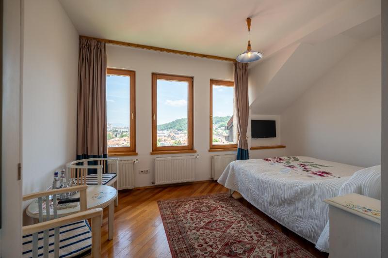 Standard Double Room upper floors no elevator image 1