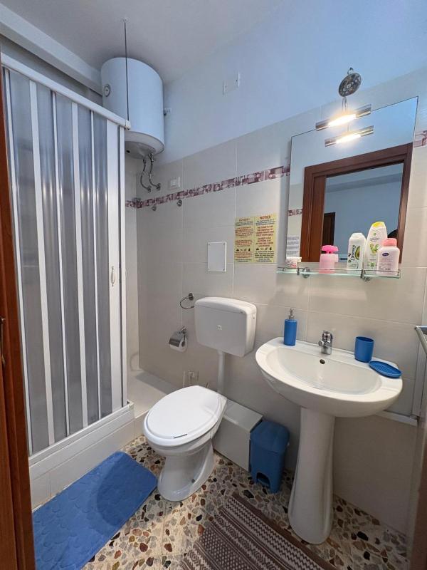 Double Room image 3