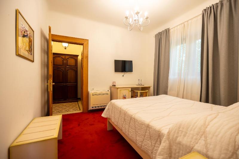 4 - Star Standard Single Room upper floors no elevator image 4