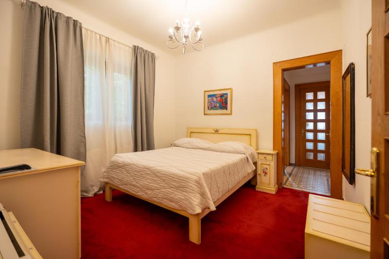 4 - Star Standard Single Room upper floors no elevator image 3