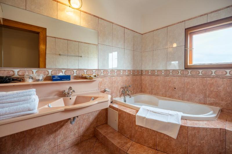 4 - Star Standard Single Room upper floors no elevator image 2