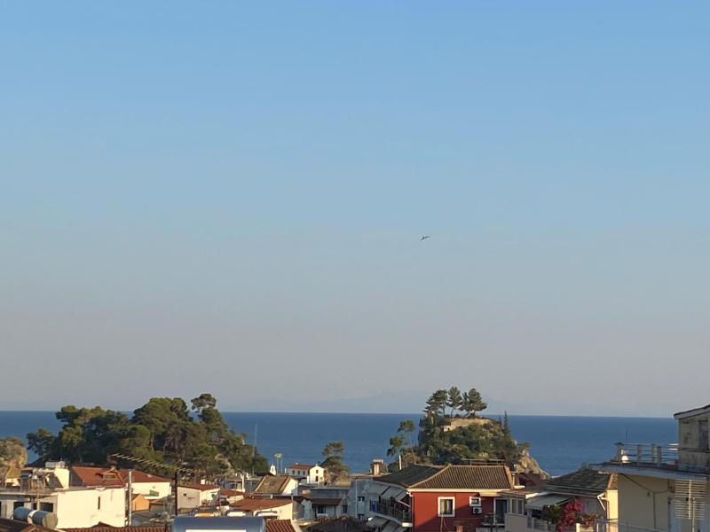 Two-Bedroom Apartment with Balcony and Sea View image 4