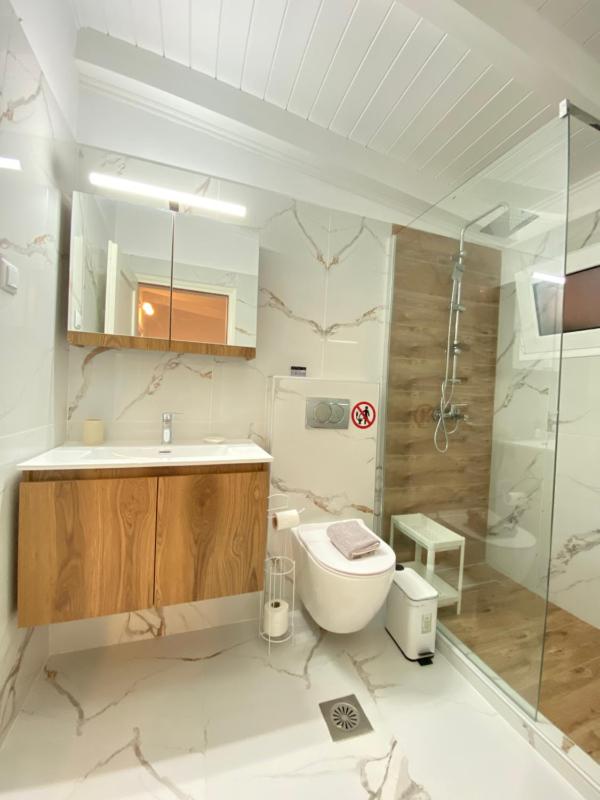 Two-Bedroom Apartment with Balcony and Sea View image 2