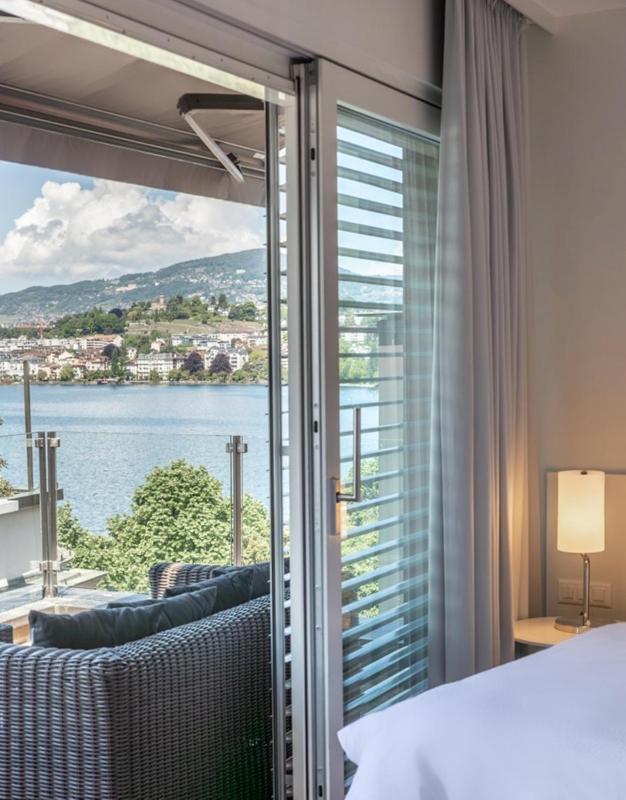 Junior Suite Partial Lake View image 1