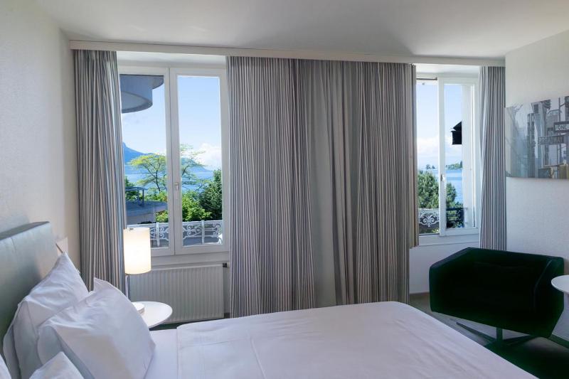 Superior Double Room with Lake View image 1