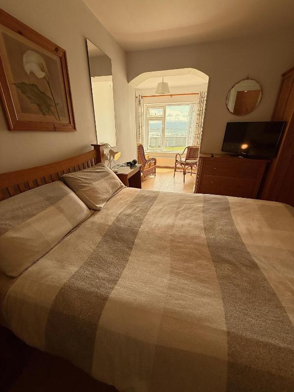 Superior Triple Room with Sea View image 1