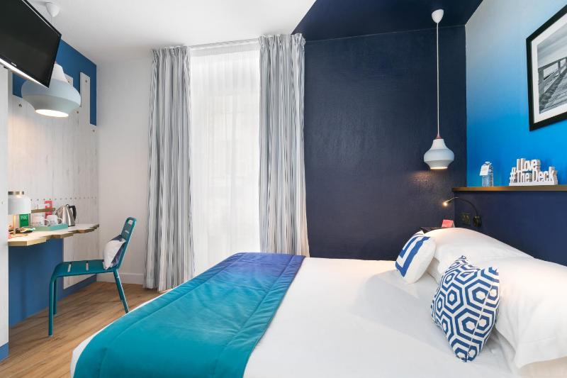 Premium Double or Twin Room image 2