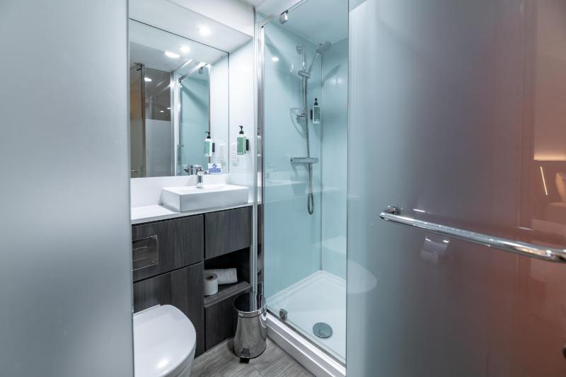easyHotel Leeds - image 13
