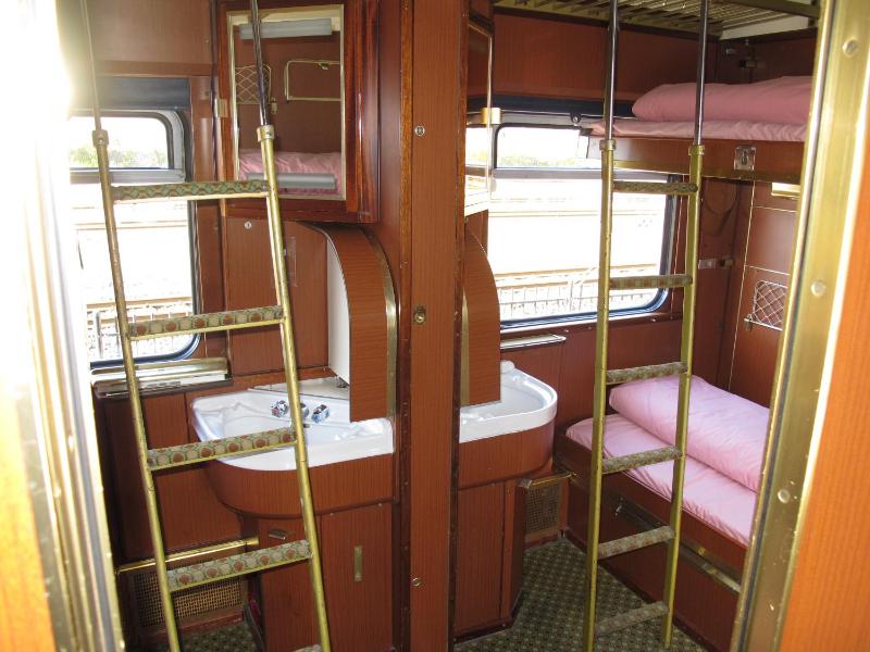 Train Lodge Amsterdam - image 13