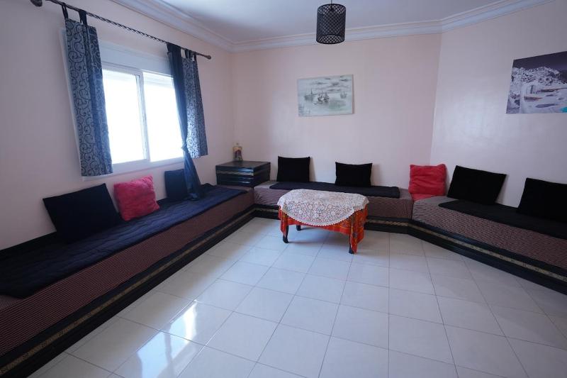 735 Joli appartement à Martil pour location Bright & Airy Holiday Apartment - image 1