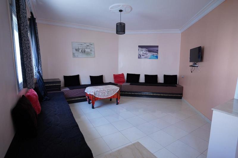735 Joli appartement à Martil pour location Bright & Airy Holiday Apartment - image 19