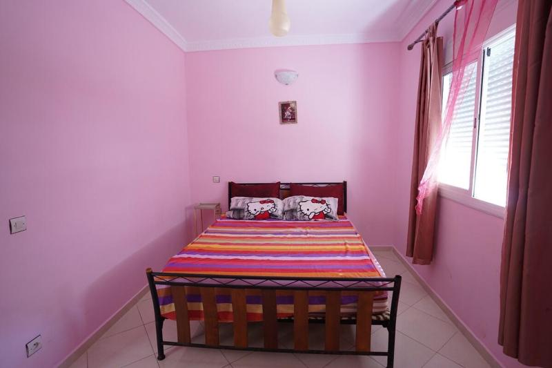 735 Joli appartement à Martil pour location Bright & Airy Holiday Apartment - image 9