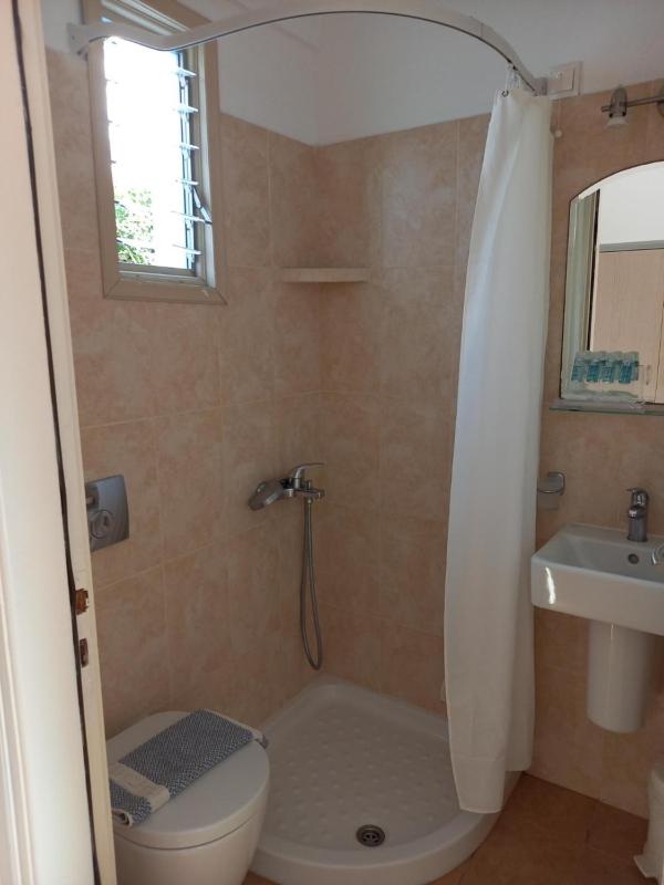 Double Room with Sea View image 4