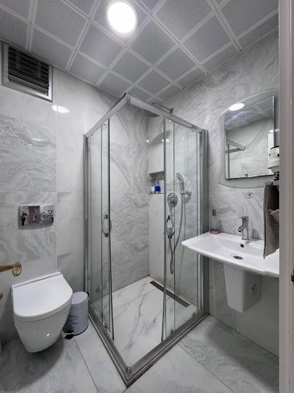 Standard Triple Room image 2