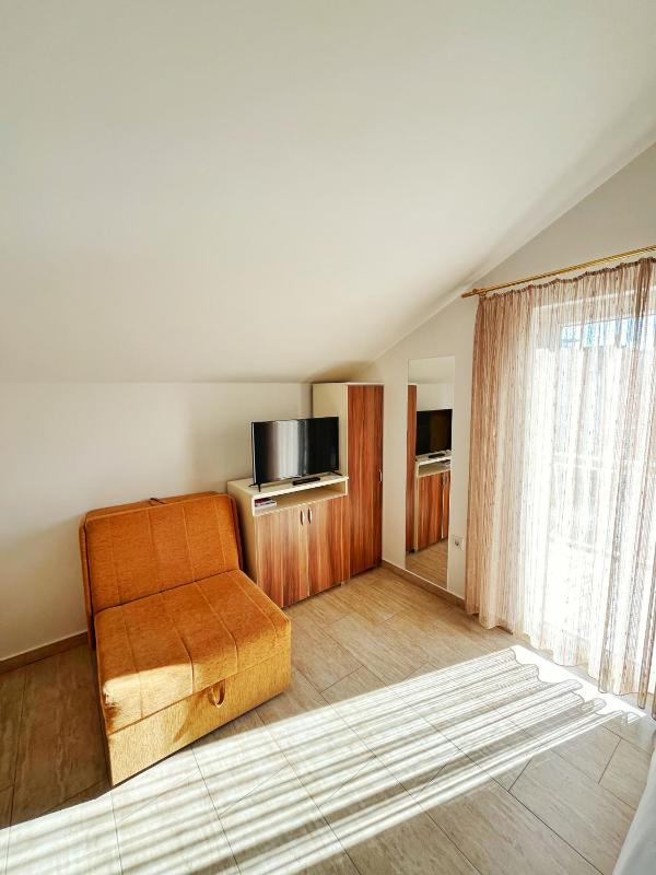 Studio with Terrace image 1