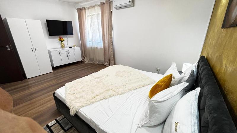 M Luxury Apartment - image 10