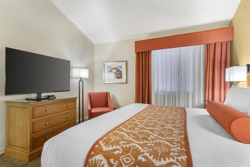 King Suite with Sofa Bed - Non Smoking image 3