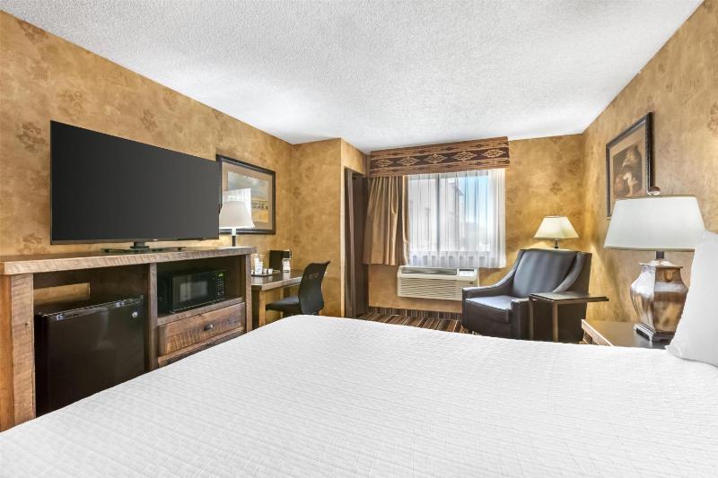 Queen Room - Non-Smoking image 3