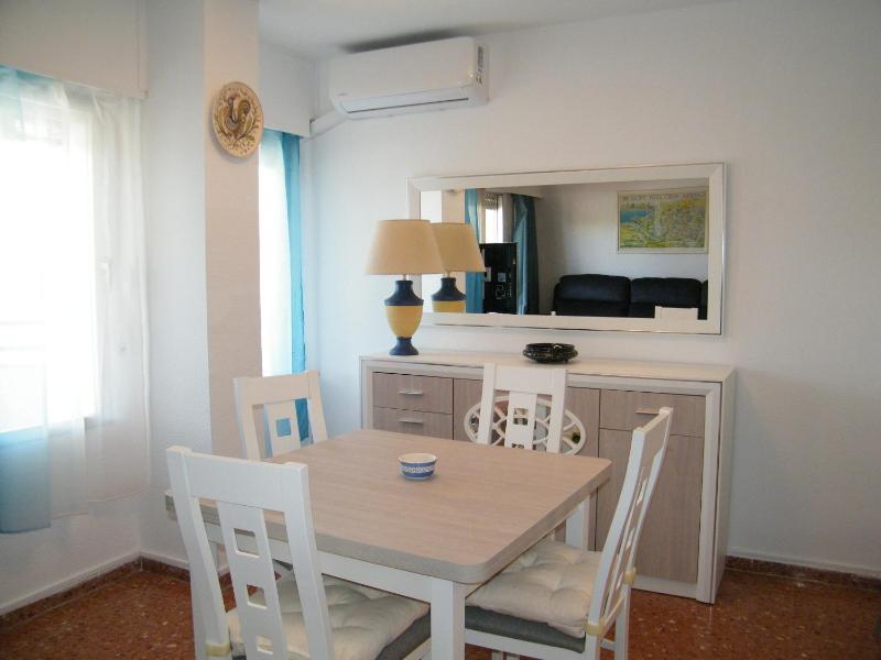 Apartamento con aire acondicionado - Vista a la piscina - ES-314-30 - image 4