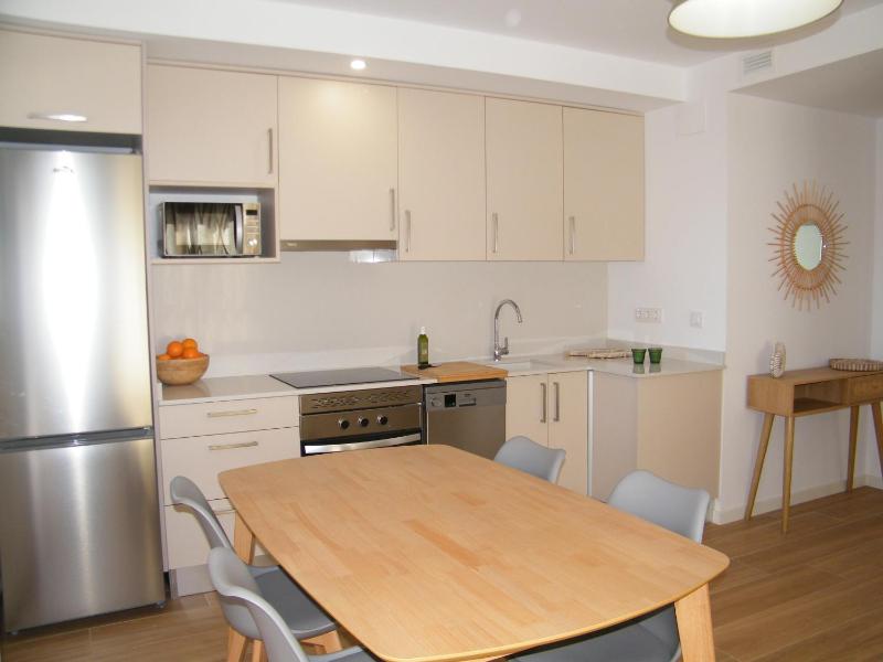 Apartamento en Playa de Gandía: 2 Dorm Aire Acond Piscina Parking. Exclusivo Familias - ES-314-16 - image 4