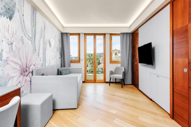 Royal Suite image 1