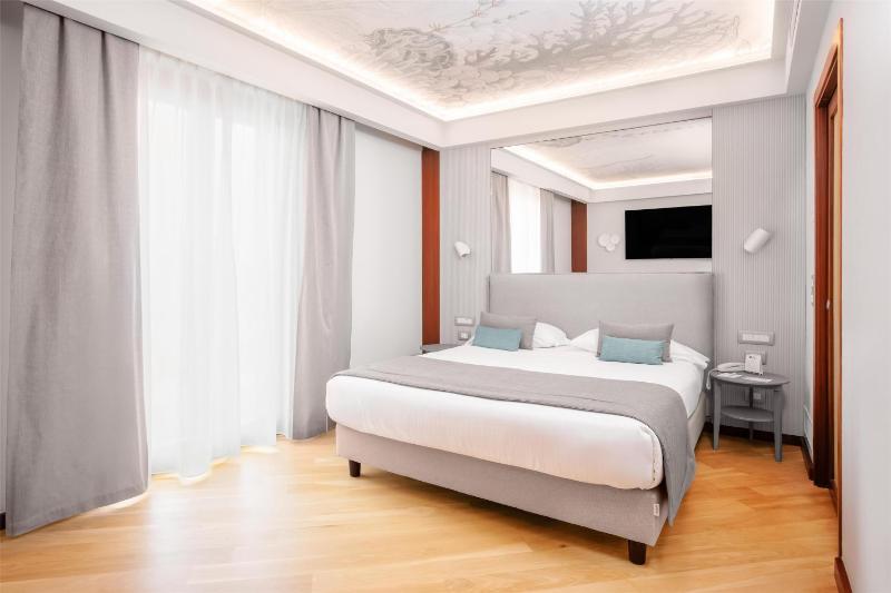 Executive Double Room image 1